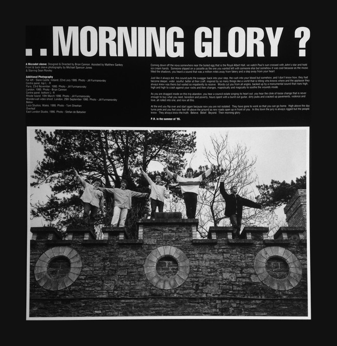 Morning stories. Виниловая пластинка Oasis. Пластинка what's the story morning Glory. Oasis – (what's the story) morning Glory LP. What the story morning Glory обложка.